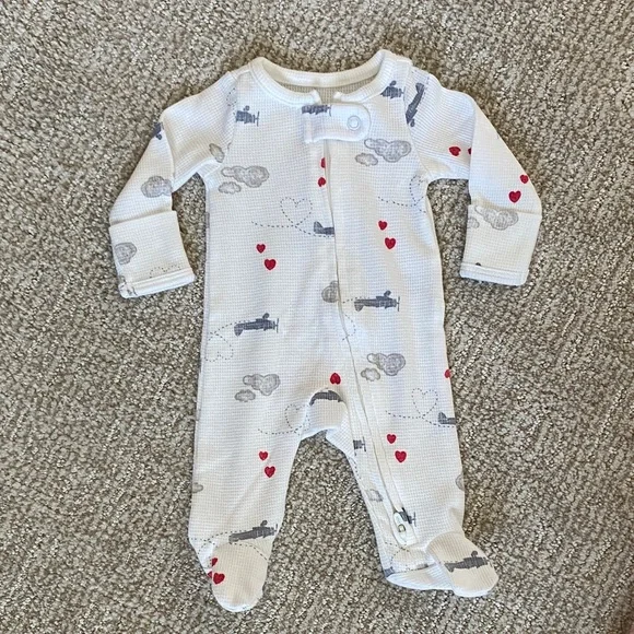 •Carter’s Child of Mine• NWOT Heart Cloud Airplane Footie Onesie - Picture 2 of 10